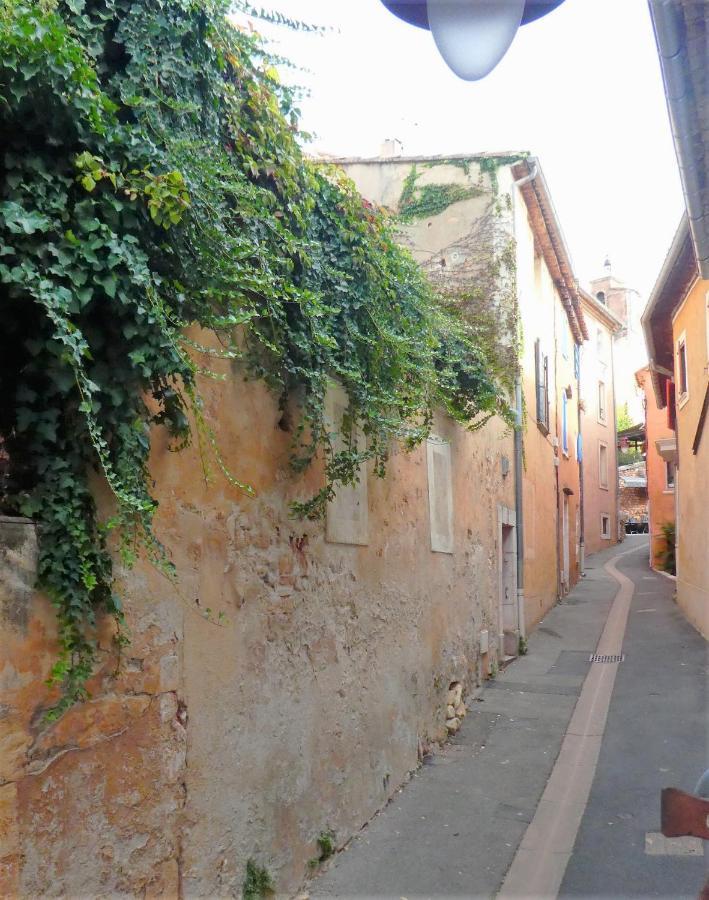 Hébergement de vacances La Cachette Centre Village Roussillon en Isere